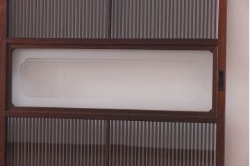 昭和初期　ケヤキ材使用　上質な作りが味わえる万本格子戸(ガラス帯戸、引き戸)4枚セット