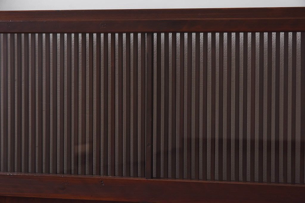 昭和初期　ケヤキ材使用　上質な作りが味わえる万本格子戸(ガラス帯戸、引き戸)4枚セット