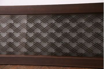 幾何学的なデザインが魅力の割菱組子欄間(ガラス欄間、はめ殺し戸)(1)