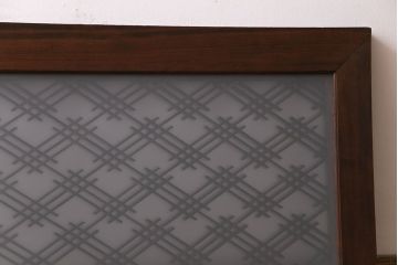 幾何学的なデザインが魅力の割菱組子欄間(ガラス欄間、はめ殺し戸)(1)