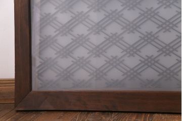 幾何学的なデザインが魅力の割菱組子欄間(ガラス欄間、はめ殺し戸)(1)