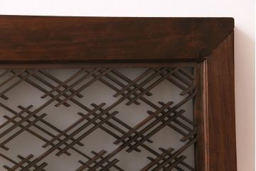幾何学的なデザインが魅力の割菱組子欄間(ガラス欄間、はめ殺し戸)(2)
