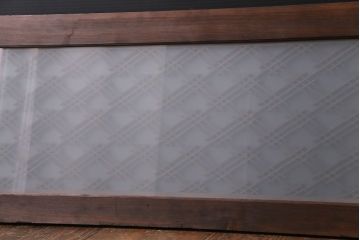 幾何学的なデザインが魅力の割菱組子欄間(ガラス欄間、はめ殺し戸)(2)