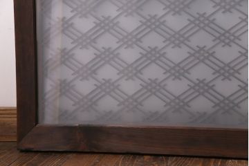 幾何学的なデザインが魅力の割菱組子欄間(ガラス欄間、はめ殺し戸)(2)