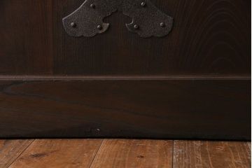 和製アンティーク　希少品!　総ケヤキ材　和の趣を味わえる小さな蔵戸(引き戸、建具、玄関戸)