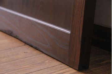 和製アンティーク　希少品!　総ケヤキ材　和の趣を味わえる小さな蔵戸(引き戸、建具、玄関戸)