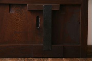 和製アンティーク　希少品!　総ケヤキ材　和の趣を味わえる小さな蔵戸(引き戸、建具、玄関戸)