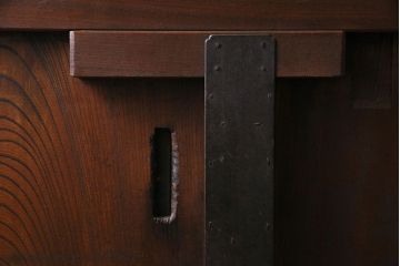 和製アンティーク　希少品!　総ケヤキ材　和の趣を味わえる小さな蔵戸(引き戸、建具、玄関戸)