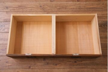 レトロ家具　昭和レトロ　桐材　ダイヤガラス入りの戸棚が魅力的な箪笥ローボード(リビングボード、戸棚、収納棚、桐箪笥、桐たんす)