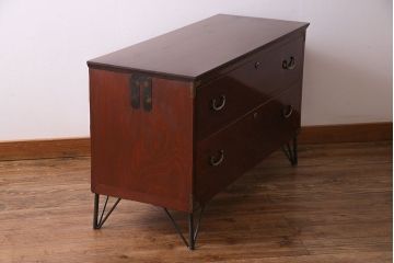 アンティーク家具　昭和初期　鉄脚付き!　美しい漆塗りが上品な時代箪笥ローチェスト(ローボード、リビングボード、引き出し)