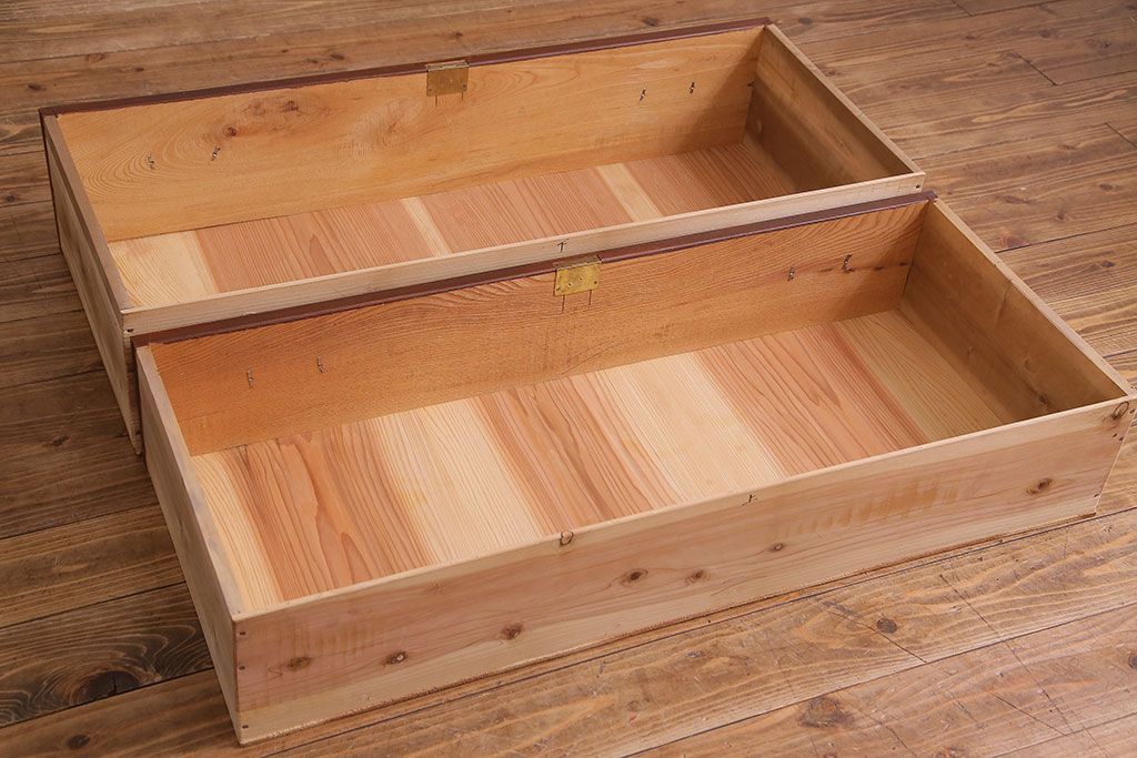 アンティーク家具　昭和初期　鉄脚付き!　美しい漆塗りが上品な時代箪笥ローチェスト(ローボード、リビングボード、引き出し)