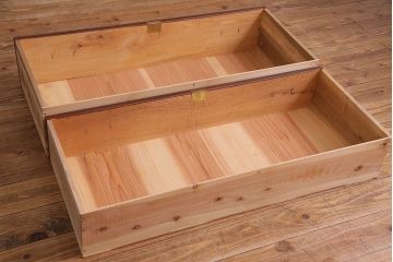 アンティーク家具　昭和初期　鉄脚付き!　美しい漆塗りが上品な時代箪笥ローチェスト(ローボード、リビングボード、引き出し)