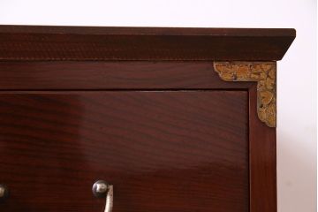 アンティーク家具　昭和初期　鉄脚付き!　美しい漆塗りが上品な時代箪笥ローチェスト(ローボード、リビングボード、引き出し)