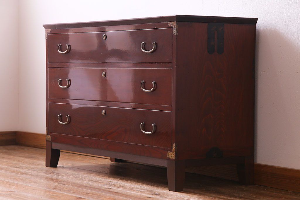 アンティーク家具　昭和初期　美しい漆塗りが魅力的な時代箪笥ローチェスト(ローボード、リビングボード、引き出し)