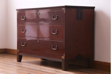 アンティーク家具　昭和初期　美しい漆塗りが魅力的な時代箪笥ローチェスト(ローボード、リビングボード、引き出し)