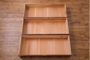 アンティーク家具　昭和初期　美しい漆塗りが魅力的な時代箪笥ローチェスト(ローボード、リビングボード、引き出し)