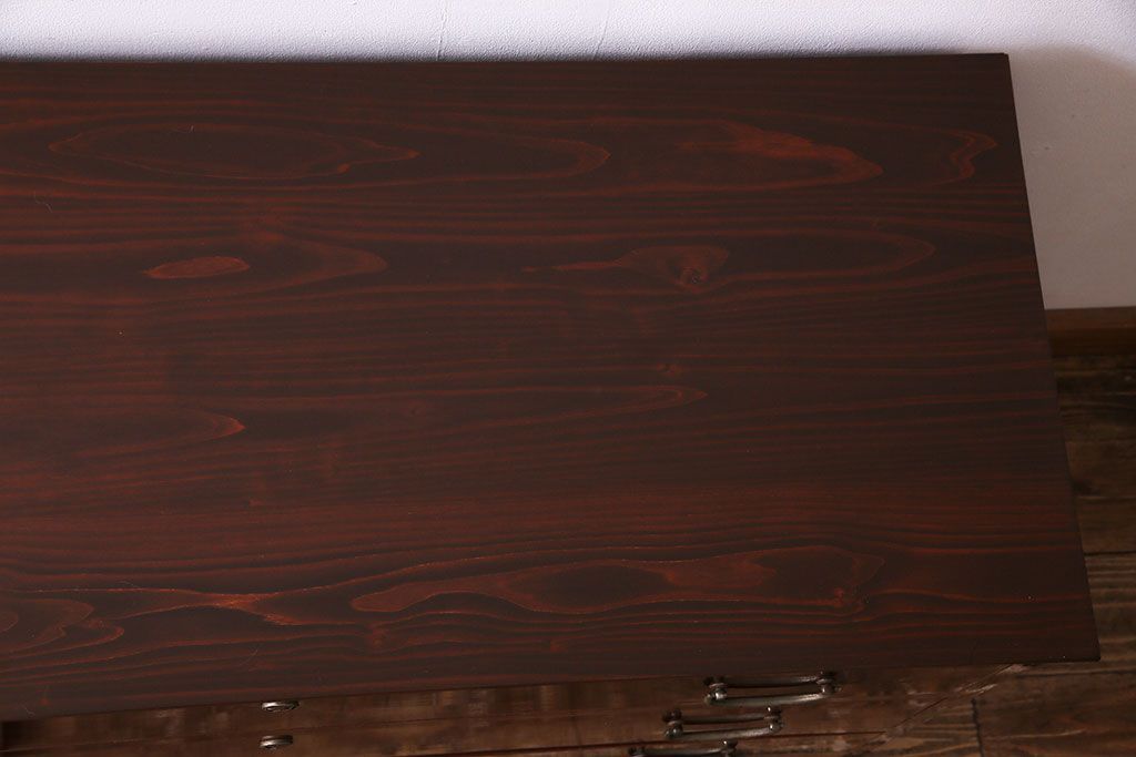 アンティーク家具　昭和初期　美しい漆塗りが魅力的な時代箪笥ローチェスト(ローボード、リビングボード、引き出し)