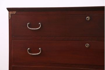 アンティーク家具　昭和初期　美しい漆塗りが魅力的な時代箪笥ローチェスト(ローボード、リビングボード、引き出し)