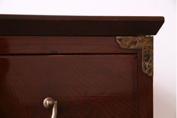 アンティーク家具　昭和初期　美しい漆塗りが魅力的な時代箪笥ローチェスト(ローボード、リビングボード、引き出し)