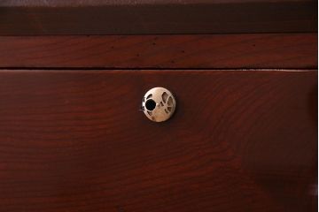 アンティーク家具　昭和初期　美しい漆塗りが魅力的な時代箪笥ローチェスト(ローボード、リビングボード、引き出し)