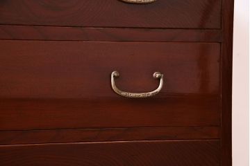 アンティーク家具　昭和初期　美しい漆塗りが魅力的な時代箪笥ローチェスト(ローボード、リビングボード、引き出し)