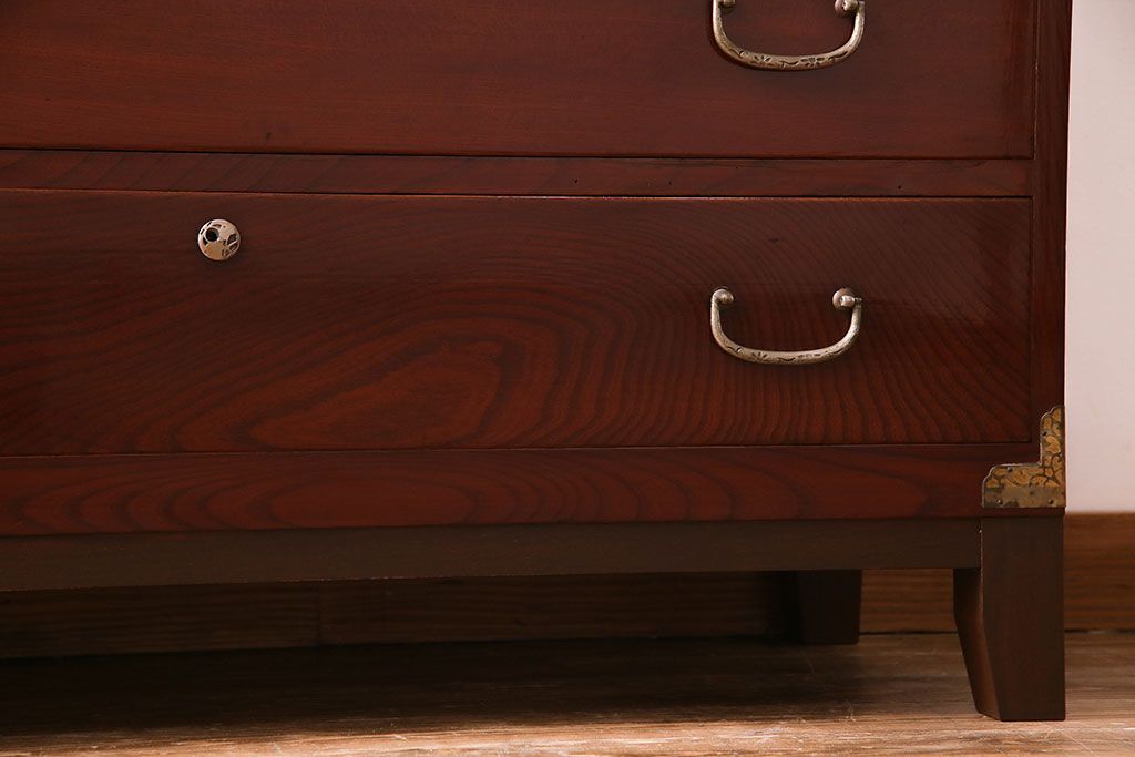 アンティーク家具　昭和初期　美しい漆塗りが魅力的な時代箪笥ローチェスト(ローボード、リビングボード、引き出し)