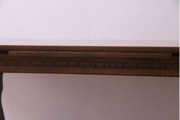 アンティーク家具　イギリス製　脚のデザインが上品なエクステンションテーブル(ダイニングテーブル、ドローリーフテーブル)