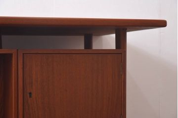 ヴィンテージ家具　北欧ビンテージ　Kai Kristiansen(カイ クリスチャンセン)　両面収納!　温もり溢れるチーク材製パートナーデスク(ワークデスク、在宅ワーク、在宅用、オフィスデスク、両袖机)