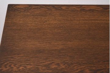 アンティーク家具　昭和中期　ナラ材製　重厚な佇まいが存在感を放つ大振りなデスク(ワークデスク、在宅ワーク、在宅用、両袖机)