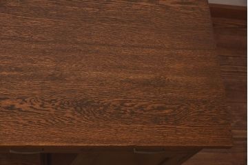 アンティーク家具　昭和中期　ナラ材製　重厚な佇まいが存在感を放つ大振りなデスク(ワークデスク、在宅ワーク、在宅用、両袖机)