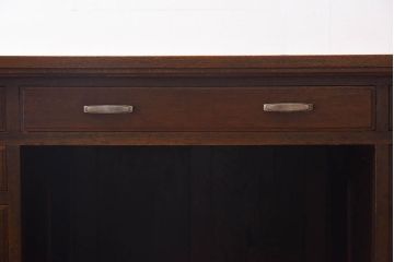 アンティーク家具　昭和中期　ナラ材製　重厚な佇まいが存在感を放つ大振りなデスク(ワークデスク、在宅ワーク、在宅用、両袖机)