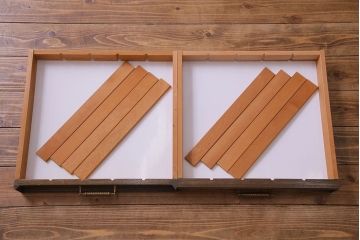 ビンテージ　永田良介商店　気品あふれる佇まいの格子型3枚扉食器棚(カップボード、飾り棚、収納棚、ヴィンテージ)(定価約126万円)(1)