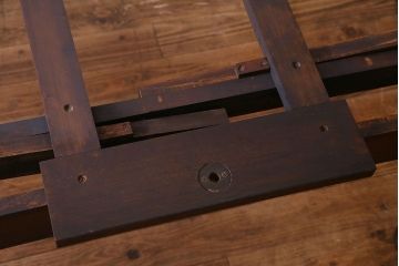 アンティーク家具　イギリスアンティーク　太めのツイストレッグが存在感を放つエクステンションテーブル(ダイニングテーブル、ドローリーフテーブル)