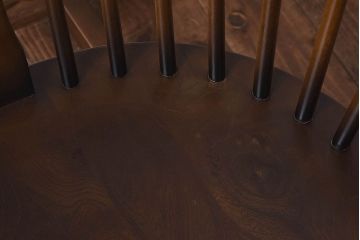 ヴィンテージ家具　イギリスビンテージ　ERCOL(アーコール)　エレガントなクッション付きロッキングチェア(揺り椅子、イス)