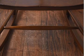 ヴィンテージ家具　イギリスビンテージ　ERCOL(アーコール)　エレガントなクッション付きロッキングチェア(揺り椅子、イス)