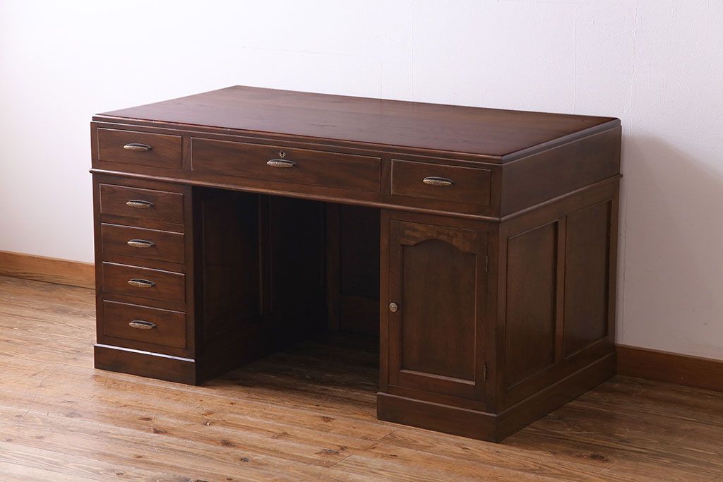 昭和中期　美品!ナラ材　風格のある佇まいの組み立て式両袖机(ワークデスク、在宅ワーク、在宅用、作業台)