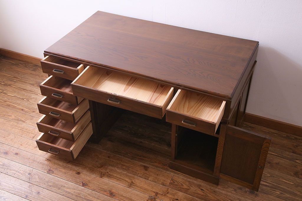 昭和中期　美品!ナラ材　風格のある佇まいの組み立て式両袖机(ワークデスク、在宅ワーク、在宅用、作業台)