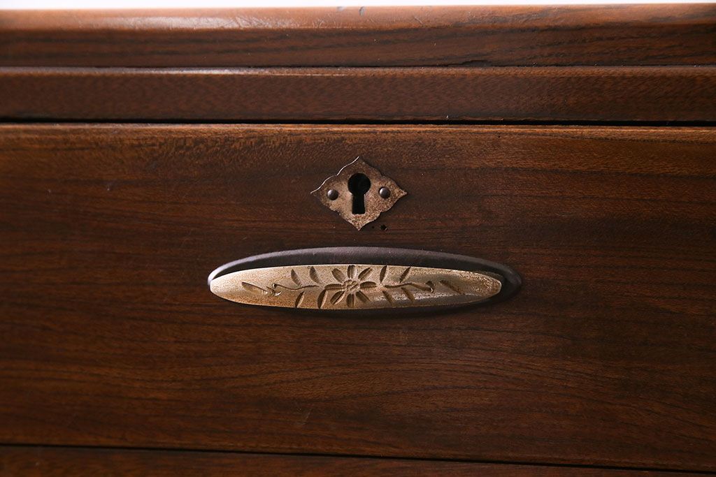 昭和中期　美品!ナラ材　風格のある佇まいの組み立て式両袖机(ワークデスク、在宅ワーク、在宅用、作業台)