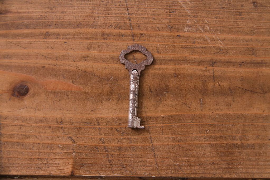 昭和中期　美品!ナラ材　風格のある佇まいの組み立て式両袖机(ワークデスク、在宅ワーク、在宅用、作業台)