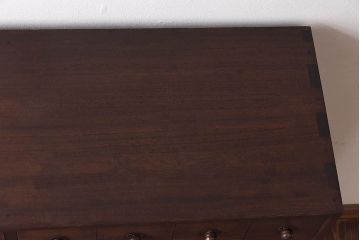 レトロ家具　レトロ　総桐材製　均等に整列した引き出しが印象的な薬箪笥(引き出し、桐箪笥、桐たんす)