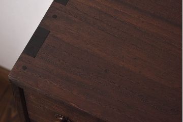レトロ家具　レトロ　総桐材製　均等に整列した引き出しが印象的な薬箪笥(引き出し、桐箪笥、桐たんす)