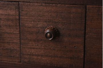 レトロ家具　レトロ　総桐材製　均等に整列した引き出しが印象的な薬箪笥(引き出し、桐箪笥、桐たんす)