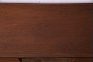 北欧ビンテージ家具　チーク材　ユニークな形が目を惹く両袖デスク(ワークデスク、在宅ワーク、在宅用、リビングボード)