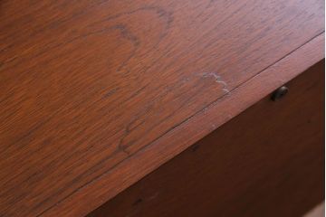 北欧ビンテージ家具　チーク材　ユニークな形が目を惹く両袖デスク(ワークデスク、在宅ワーク、在宅用、リビングボード)