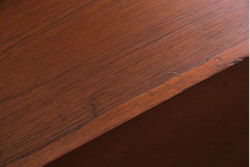 北欧ビンテージ家具　チーク材　ユニークな形が目を惹く両袖デスク(ワークデスク、在宅ワーク、在宅用、リビングボード)