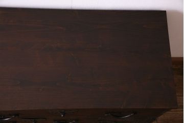 アンティーク家具　古民具・骨董　明治期　立派な金具が目を惹く鉄脚付き三国箪笥ローチェスト(時代箪笥、引き出し)