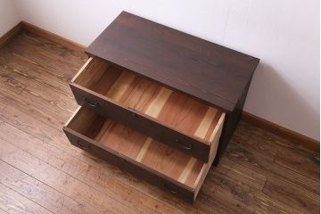 レトロ家具　昭和レトロ　前面桐材　可憐な彫りの金具が魅力的なローチェスト(箪笥、ローボード、引き出し、桐箪笥、桐たんす)
