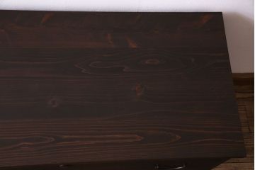 レトロ家具　昭和レトロ　前面桐材　可憐な彫りの金具が魅力的なローチェスト(箪笥、ローボード、引き出し、桐箪笥、桐たんす)