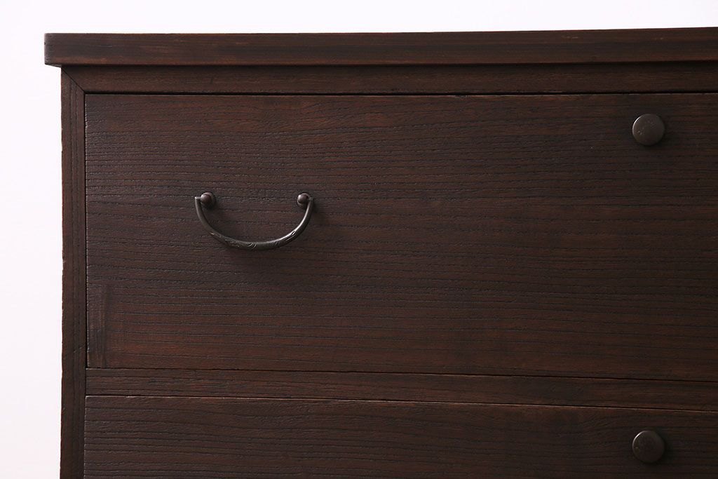 レトロ家具　昭和レトロ　前面桐材　可憐な彫りの金具が魅力的なローチェスト(箪笥、ローボード、引き出し、桐箪笥、桐たんす)