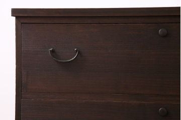 レトロ家具　昭和レトロ　前面桐材　可憐な彫りの金具が魅力的なローチェスト(箪笥、ローボード、引き出し、桐箪笥、桐たんす)